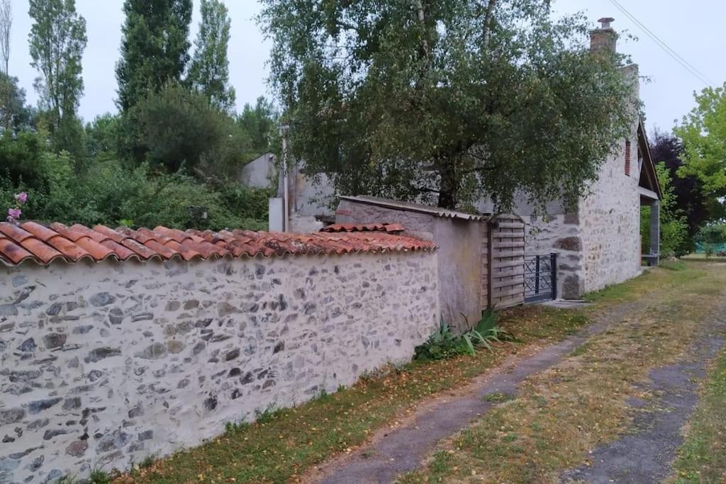Maison A La Campagne Les Brouzils Exterior photo